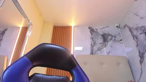   online show from January 6, 5:28 pm