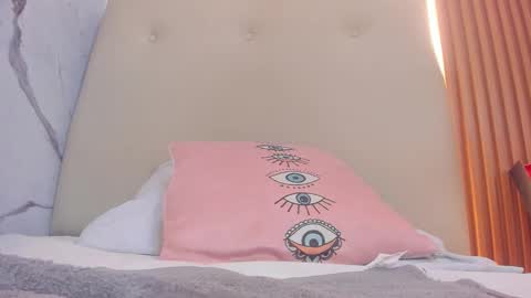   online show from March 3, 12:12 pm