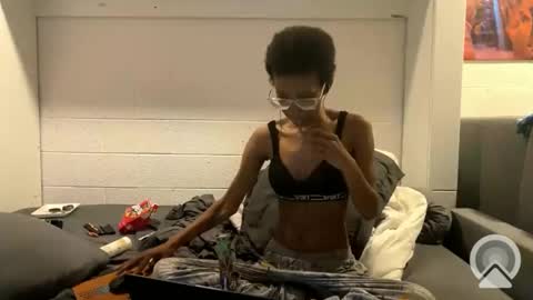 lalunevelvet online show from February 24, 2:40 am