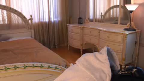 Emily online show from August 5, 3:03 am