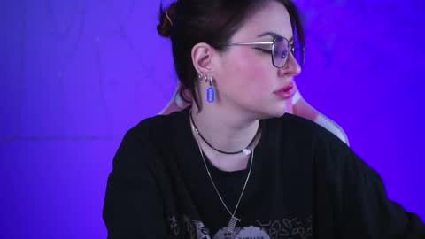 just call me Lana  and her security online show from February 28, 11:03 am