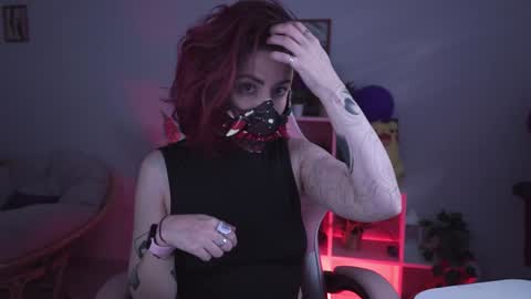 just call me Lana  and her security online show from February 7, 8:11 am