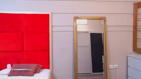 LanaBanner online show from October 3, 8:22 am