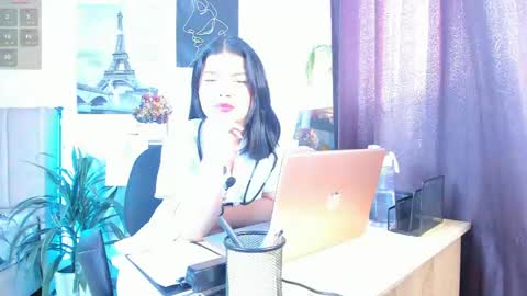  Lana  online show from June 4, 7:09 pm
