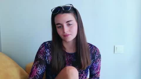 lana_gl online show from June 29, 10:15 am