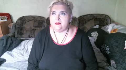 lanacat555 online show from December 19, 6:47 pm