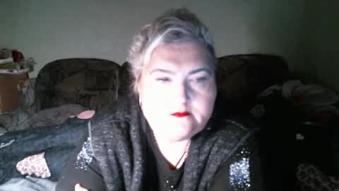 lanacat555 online show from December 14, 11:00 pm