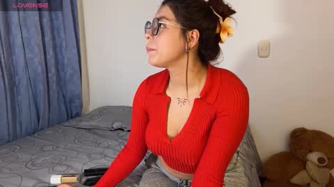 Lanadekievit online show from December 2, 12:31 am