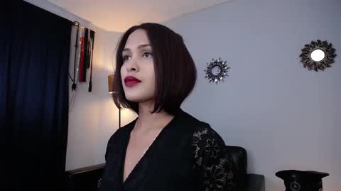 Snapshot of lanadoux_ chatting on February 5, 12:20 am Mistress Lana online show from February 5, 12:20 am