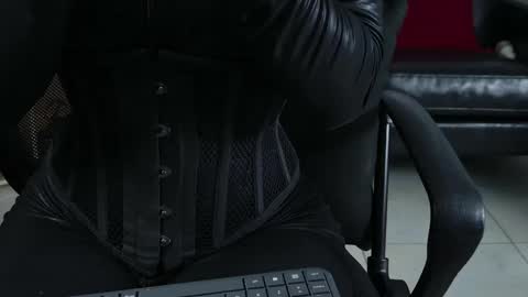 Snapshot of lanadoux_ chatting on October 12, 1:04 pm Mistress Lana online show from October 12, 1:04 pm