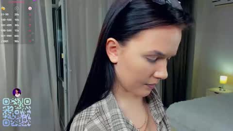 Emily - online show from December 13, 7:53 pm