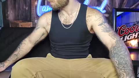 Snapshot of lancehardwood222 chatting on February 15, 2:47 am LANCE online show from February 15, 2:47 am