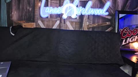 Snapshot of lancehardwood222 chatting on February 4, 1:56 am LANCE online show from February 4, 1:56 am