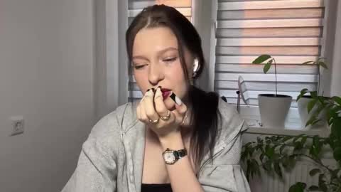 Sarah online show from February 28, 2:54 pm