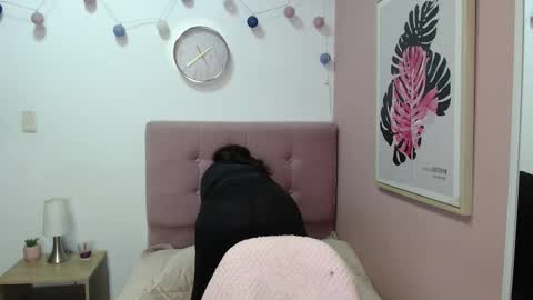 Lanna online show from March 18, 1:28 pm