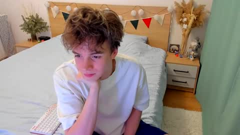 Fandi online show from February 4, 5:23 pm