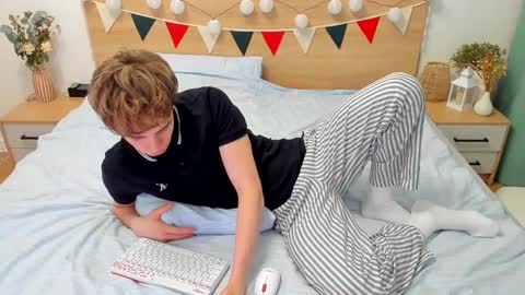 Fandi online show from March 11, 4:18 pm