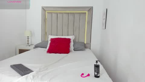 Julian online show from October 17, 7:40 pm