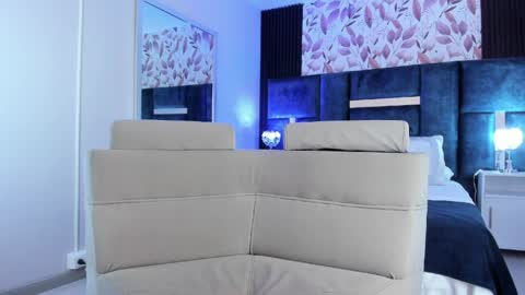 Lara online show from April 4, 6:48 pm