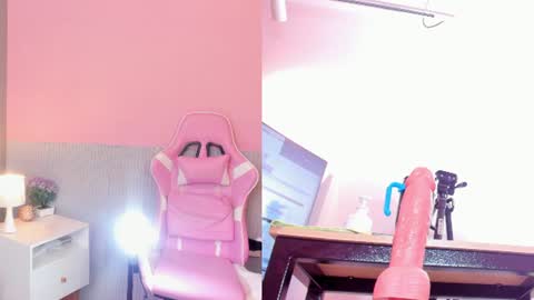 laraebony_ online show from July 9, 11:14 am