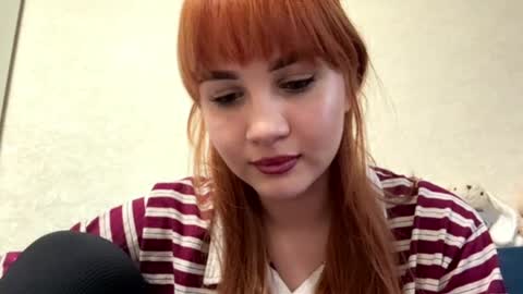 Lily online show from April 9, 8:09 am