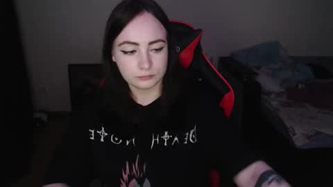 Laralianna online show from December 16, 7:09 pm