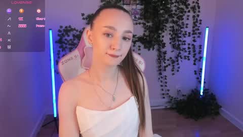 MY NAME IS LILY online show from March 4, 1:01 am