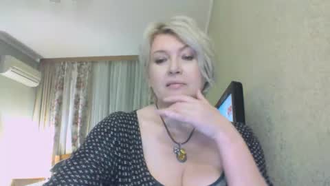 laramrs online show from November 29, 6:26 pm