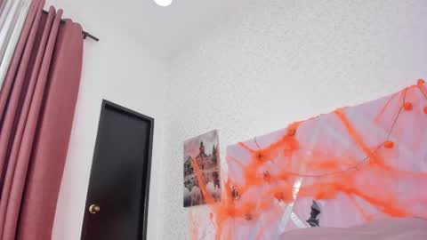 Lara Murphy online show from October 13, 4:47 am