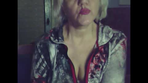 larisaq4ugo24 online show from March 5, 8:21 pm