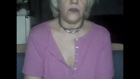 larisaq4ugo24 online show from March 3, 6:37 pm