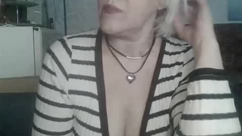 larisaq4ugo24 online show from March 22, 8:40 am