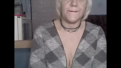 larisaq4ugo24 online show from February 8, 11:57 am