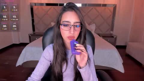 Larisa Smirnov online show from November 3, 5:52 am