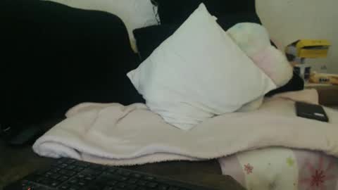Lariss online show from May 6, 7:42 pm