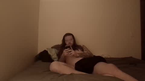 latenights_13 online show from March 19, 5:35 am