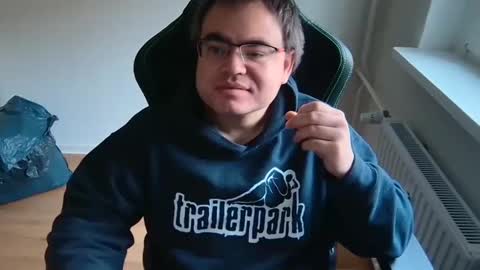 latexboy893 online show from February 25, 8:40 am