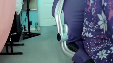 latexchris77 online show from January 30, 9:47 am