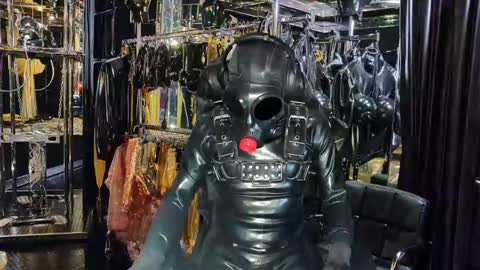 latexlover202 online show from February 2, 10:17 pm