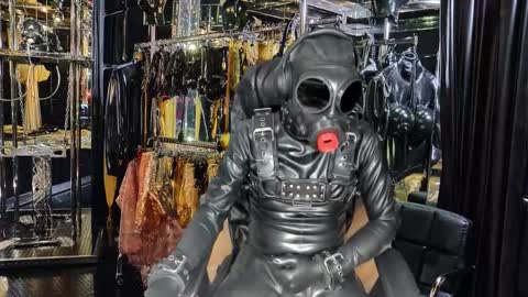 latexlover202 online show from February 7, 10:13 pm