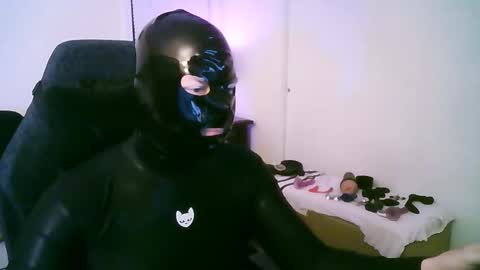 latexminheadroom online show from March 3, 5:58 am