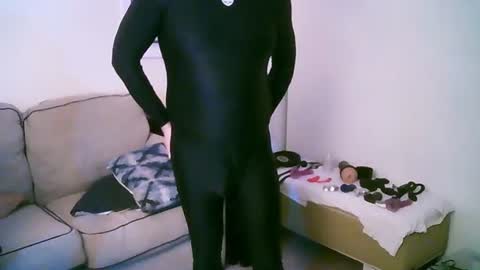 latexminheadroom online show from June 26, 5:13 am