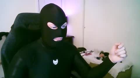 latexminheadroom online show from July 20, 5:10 am