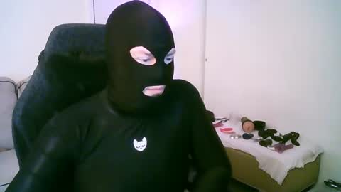 latexminheadroom online show from June 22, 3:01 am