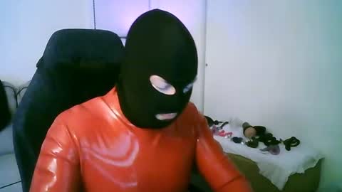 latexminheadroom online show from July 27, 7:17 am