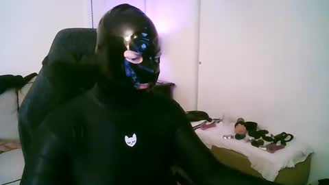 latexminheadroom online show from July 11, 1:54 am