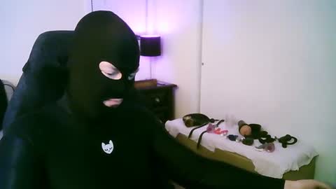 latexminheadroom online show from July 30, 6:03 am