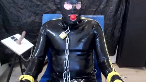 Snapshot of latexslaafboy2 chatting on February 17, 7:15 am latexslaafboy online show from February 17, 7:15 am