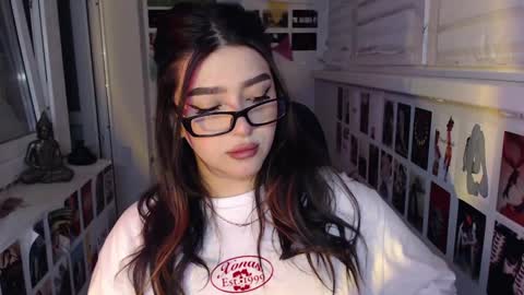 miiiiiiaaaa online show from January 7, 11:35 pm