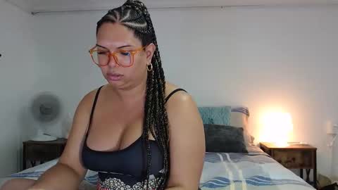 FLOR SALVAJE online show from November 13, 7:05 pm